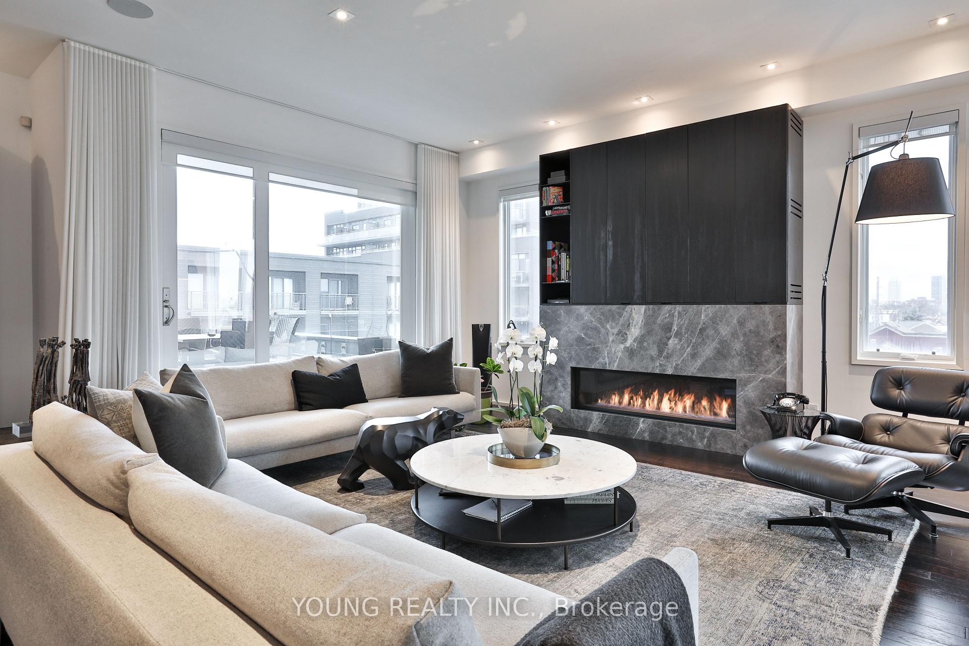 Photo 2 of Unit A, 222 Manning Avenue, Toronto, Trinity-Bellwoods — HOMEH