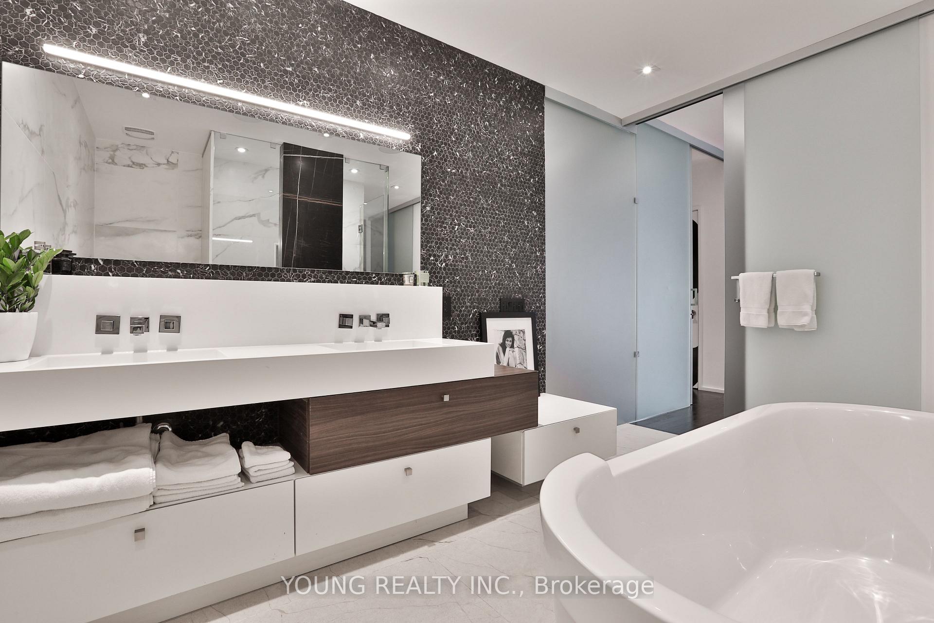 Photo 14 of Unit A, 222 Manning Avenue, Toronto, Trinity-Bellwoods — HOMEH