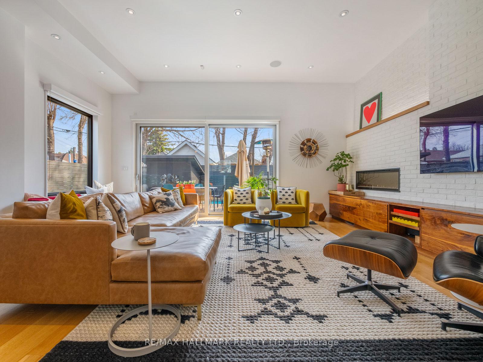 Photo 4 of 29 Treadway Boulevard, Toronto, East York — HOMEH