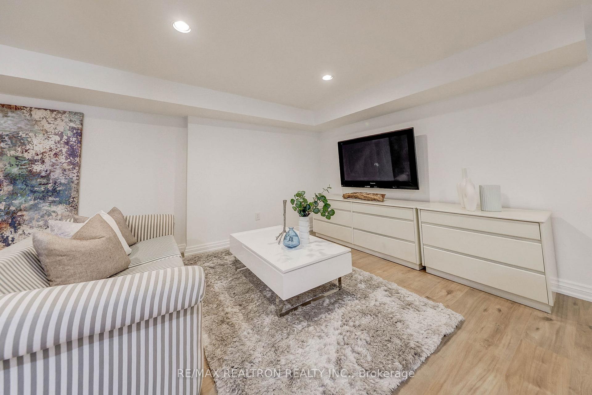 Photo 20 of 538 Castlefield Avenue, Toronto, Forest Hill North — HOMEH