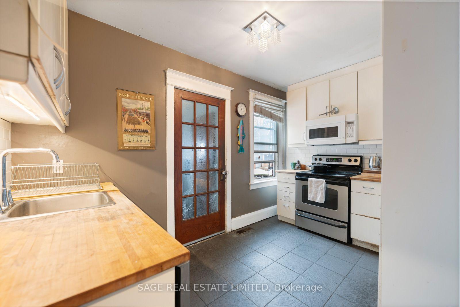 Photo 11 of 1149 Gerrard Street E, Toronto, South Riverdale — HOMEH