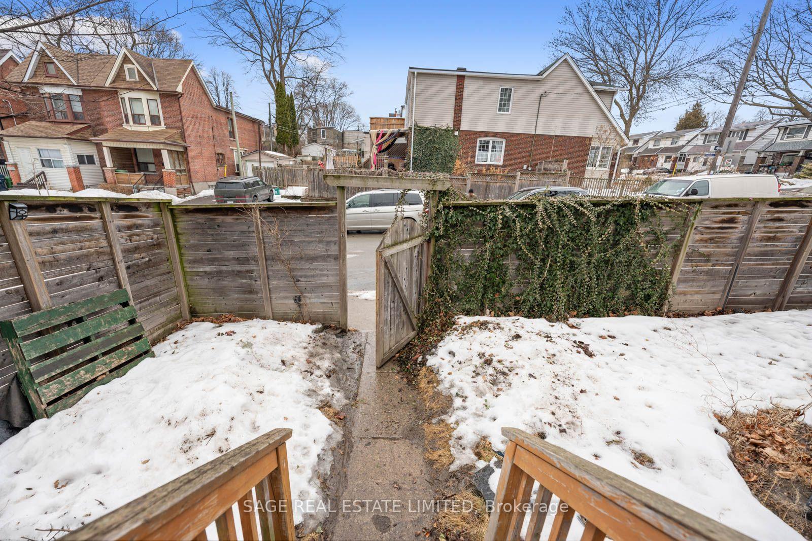 Photo 21 of 1149 Gerrard Street E, Toronto, South Riverdale — HOMEH