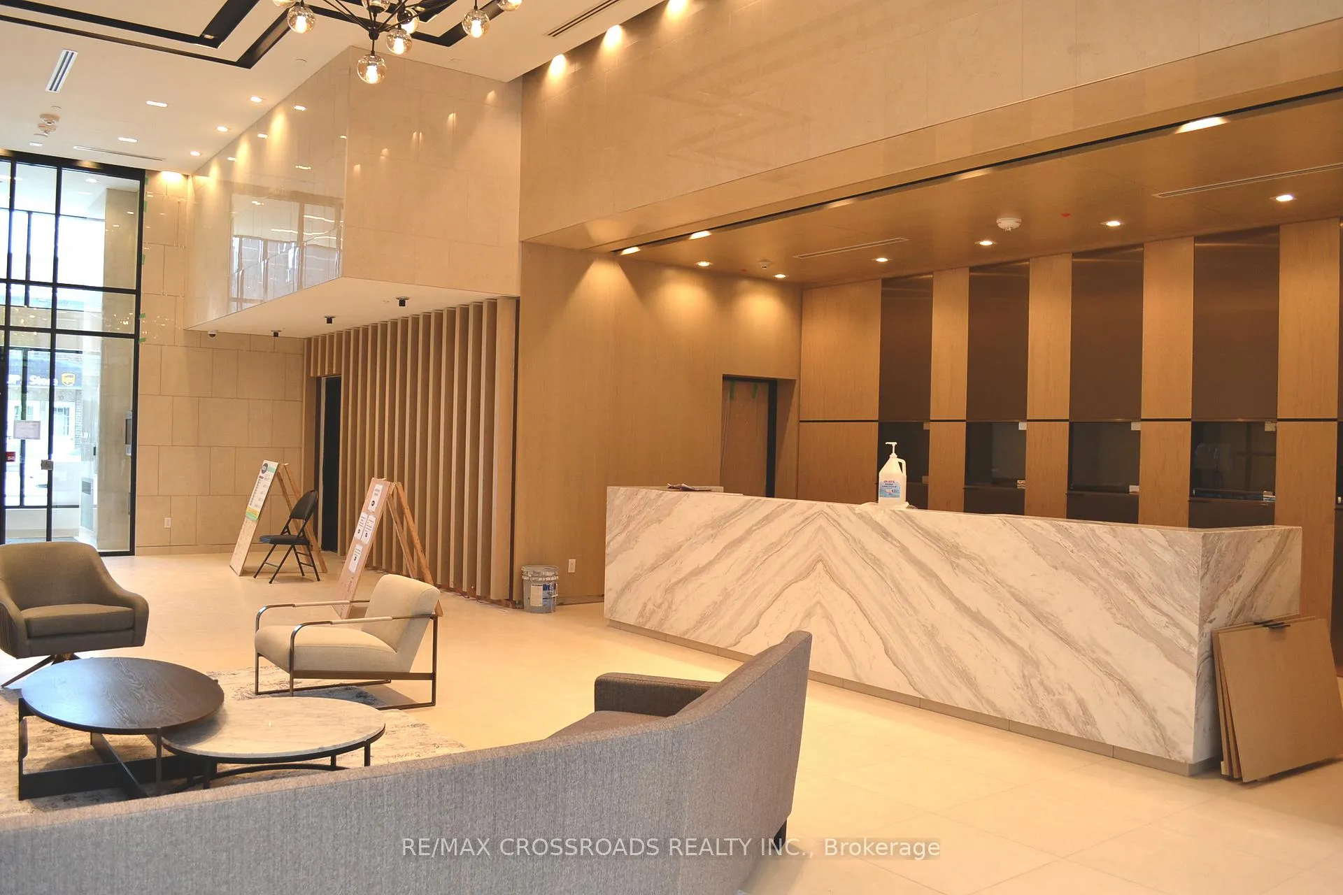 Photo 2 of Unit 303, 1 Belsize Drive, Toronto, Mount Pleasant West — HOMEH