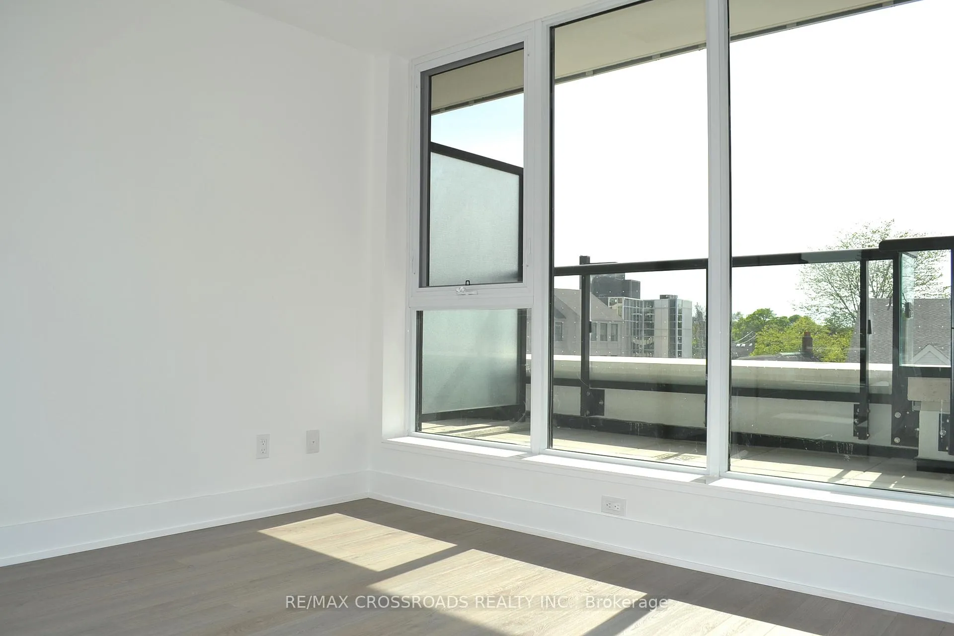 Photo 8 of Unit 303, 1 Belsize Drive, Toronto, Mount Pleasant West — HOMEH