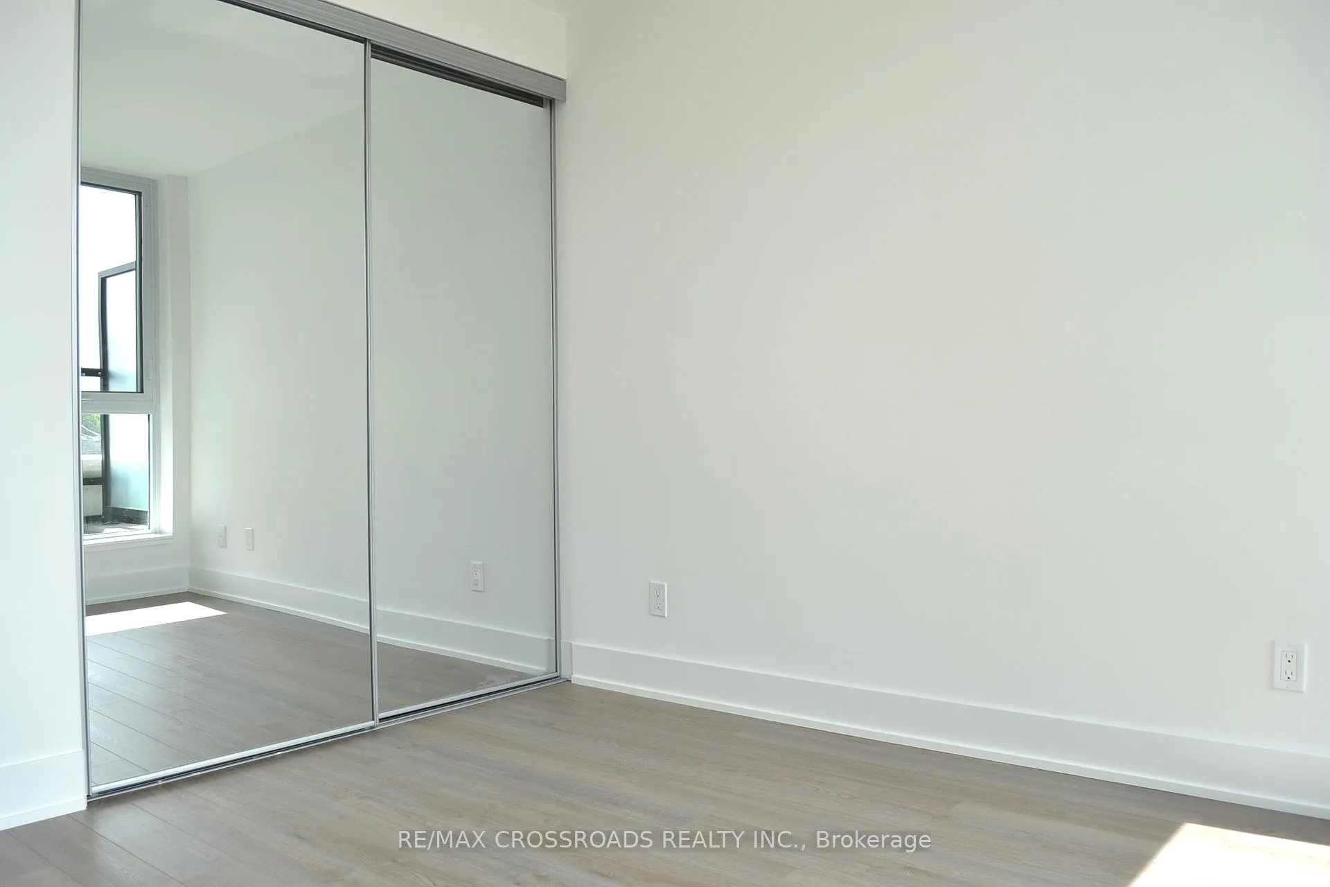 Photo 9 of Unit 303, 1 Belsize Drive, Toronto, Mount Pleasant West — HOMEH