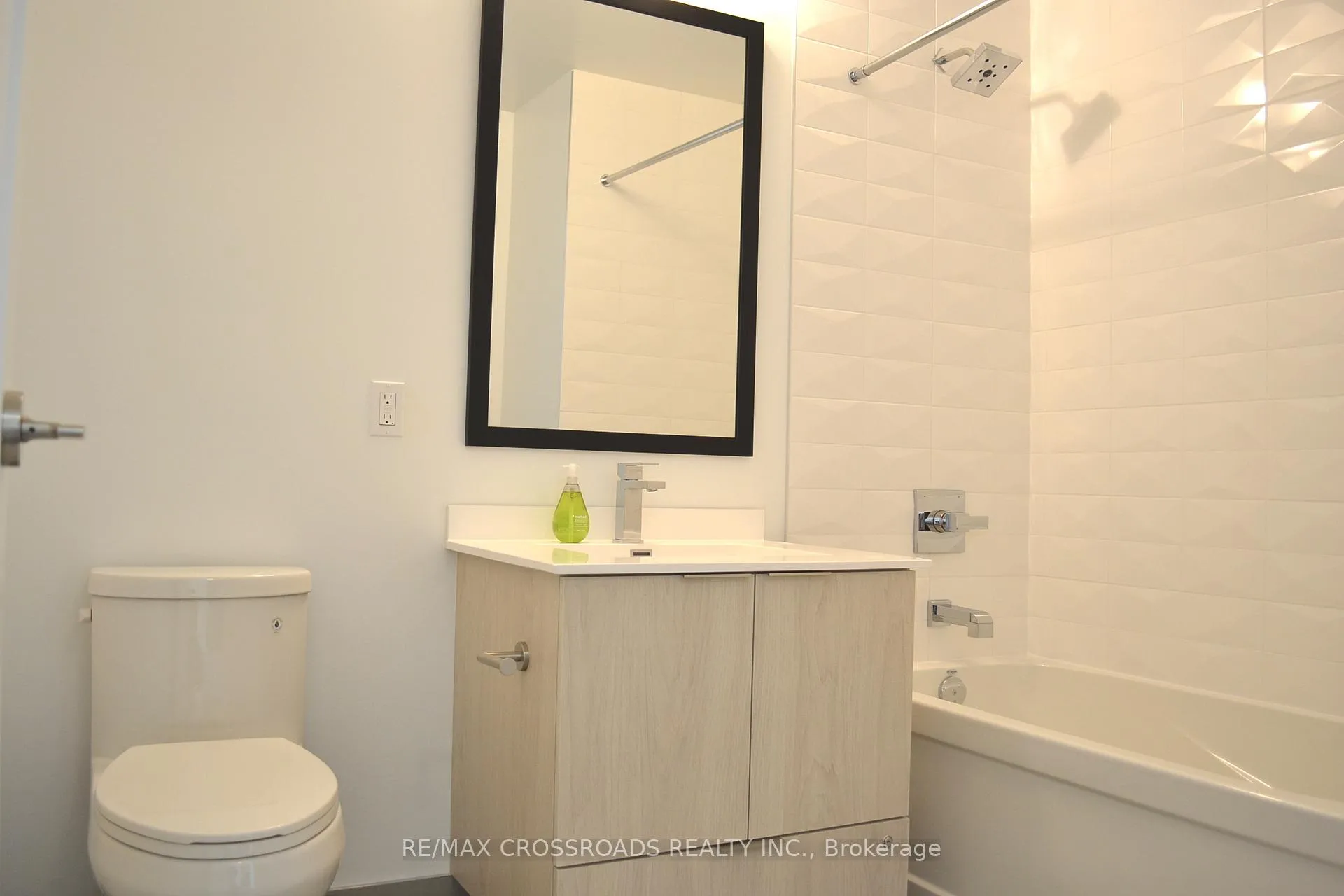 Photo 10 of Unit 303, 1 Belsize Drive, Toronto, Mount Pleasant West — HOMEH