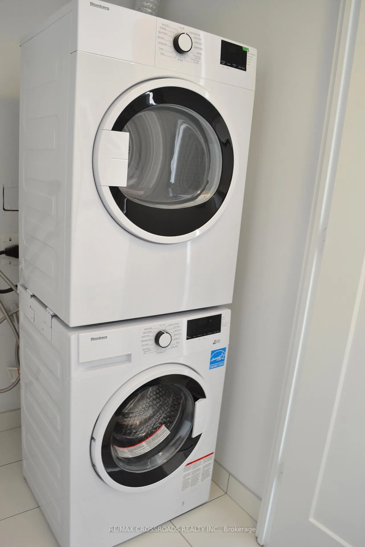 Photo 12 of Unit 303, 1 Belsize Drive, Toronto, Mount Pleasant West — HOMEH