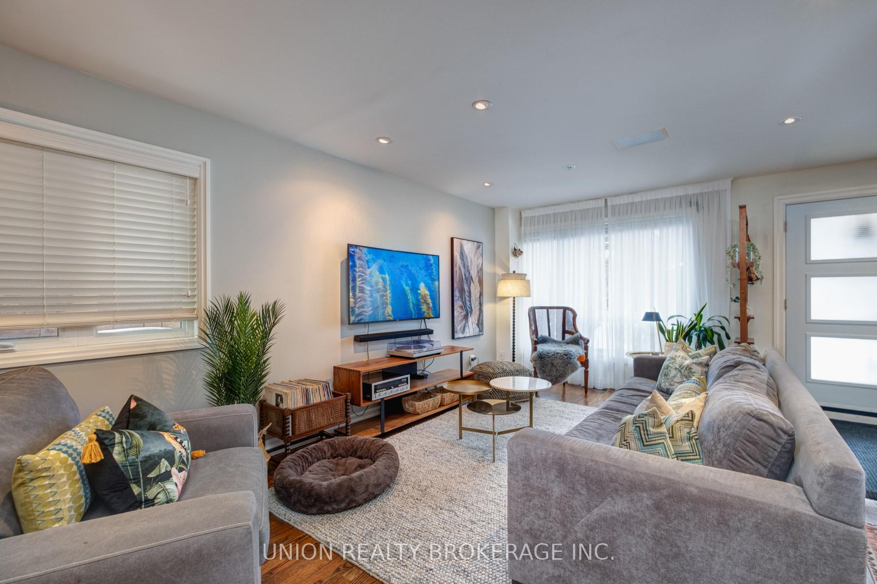 Photo 3 of 321 Leslie Street, Toronto, South Riverdale — HOMEH