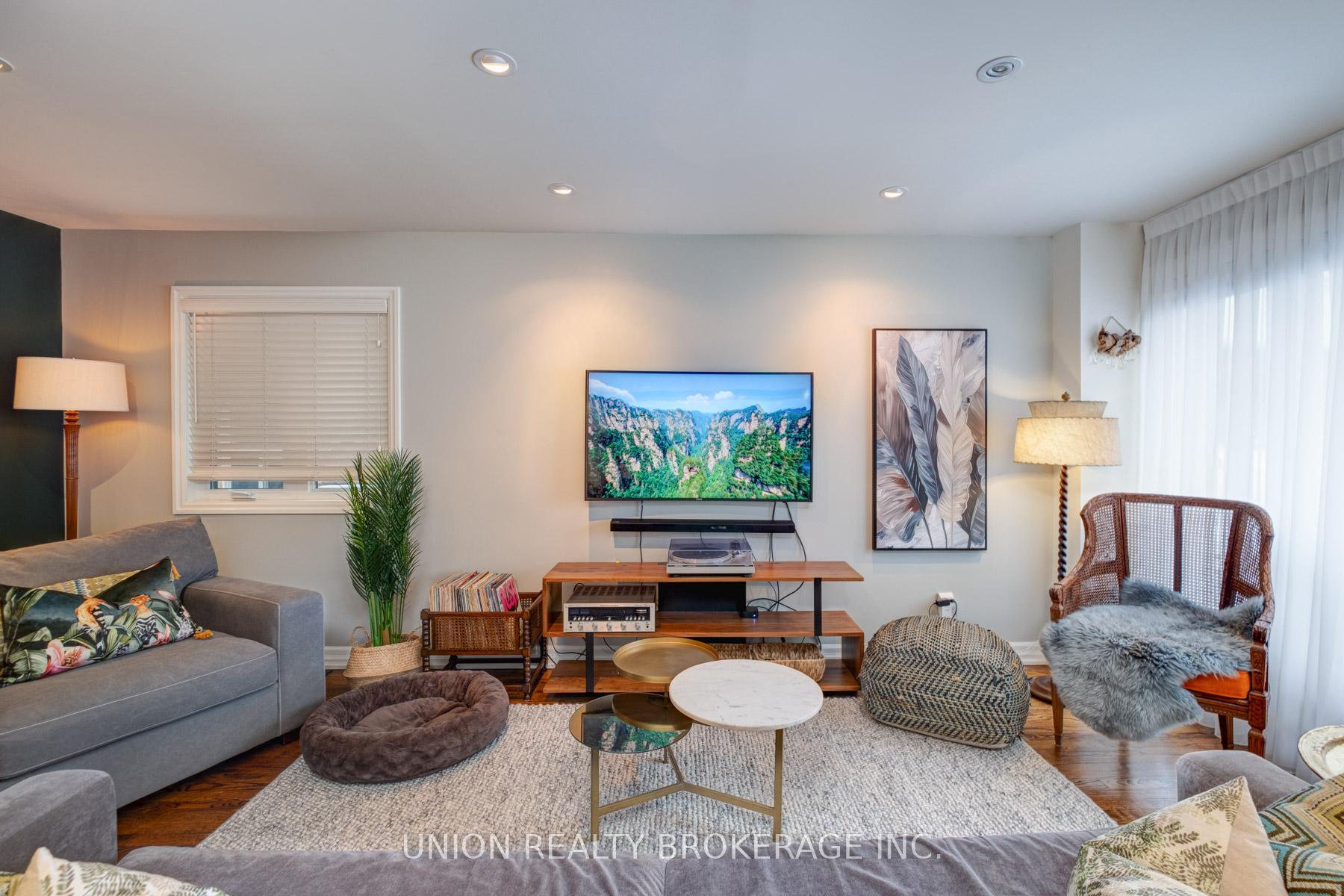 Photo 5 of 321 Leslie Street, Toronto, South Riverdale — HOMEH