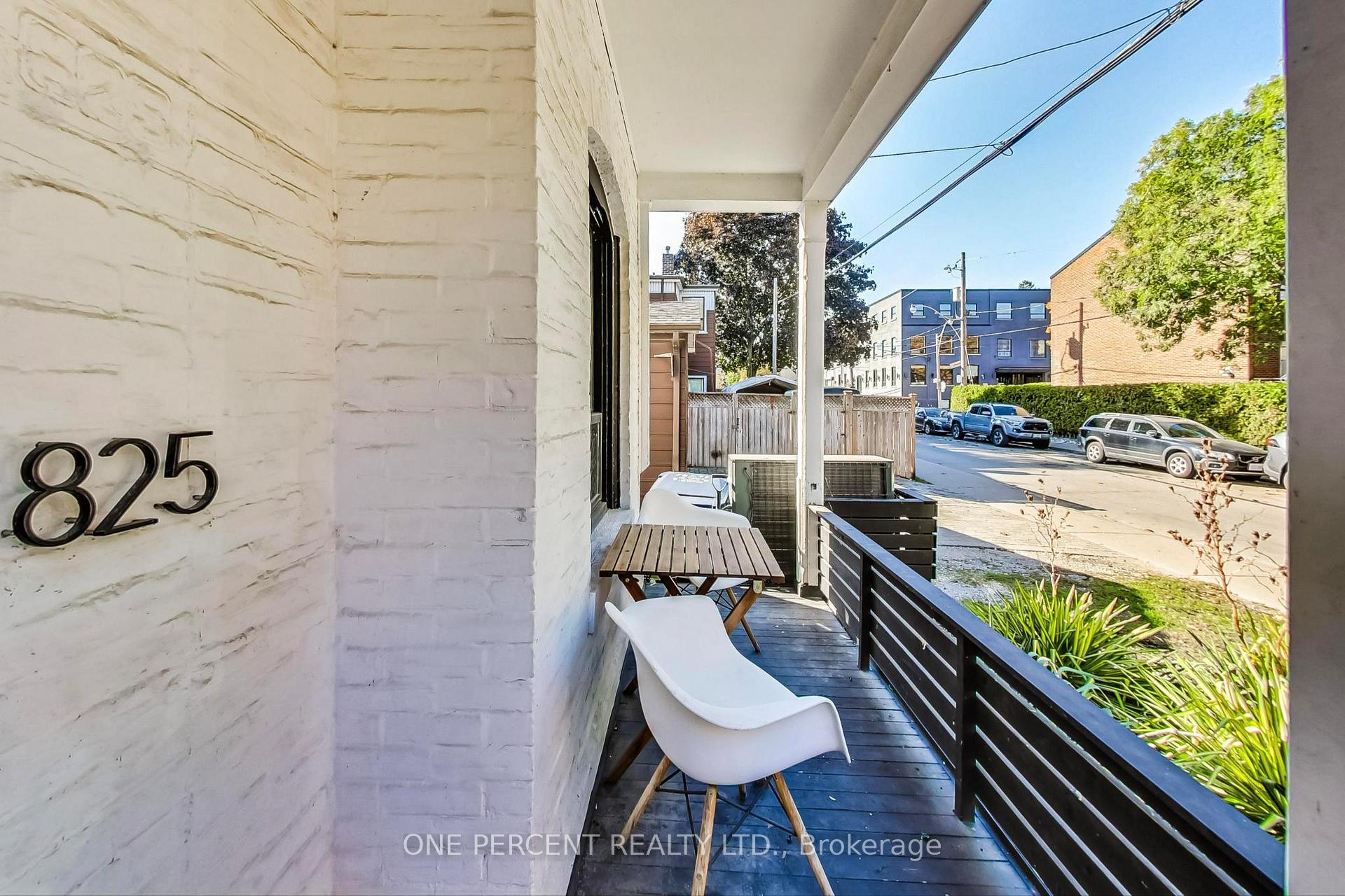 Photo 3 of 825 Adelaide Street W, Toronto, Niagara — HOMEH