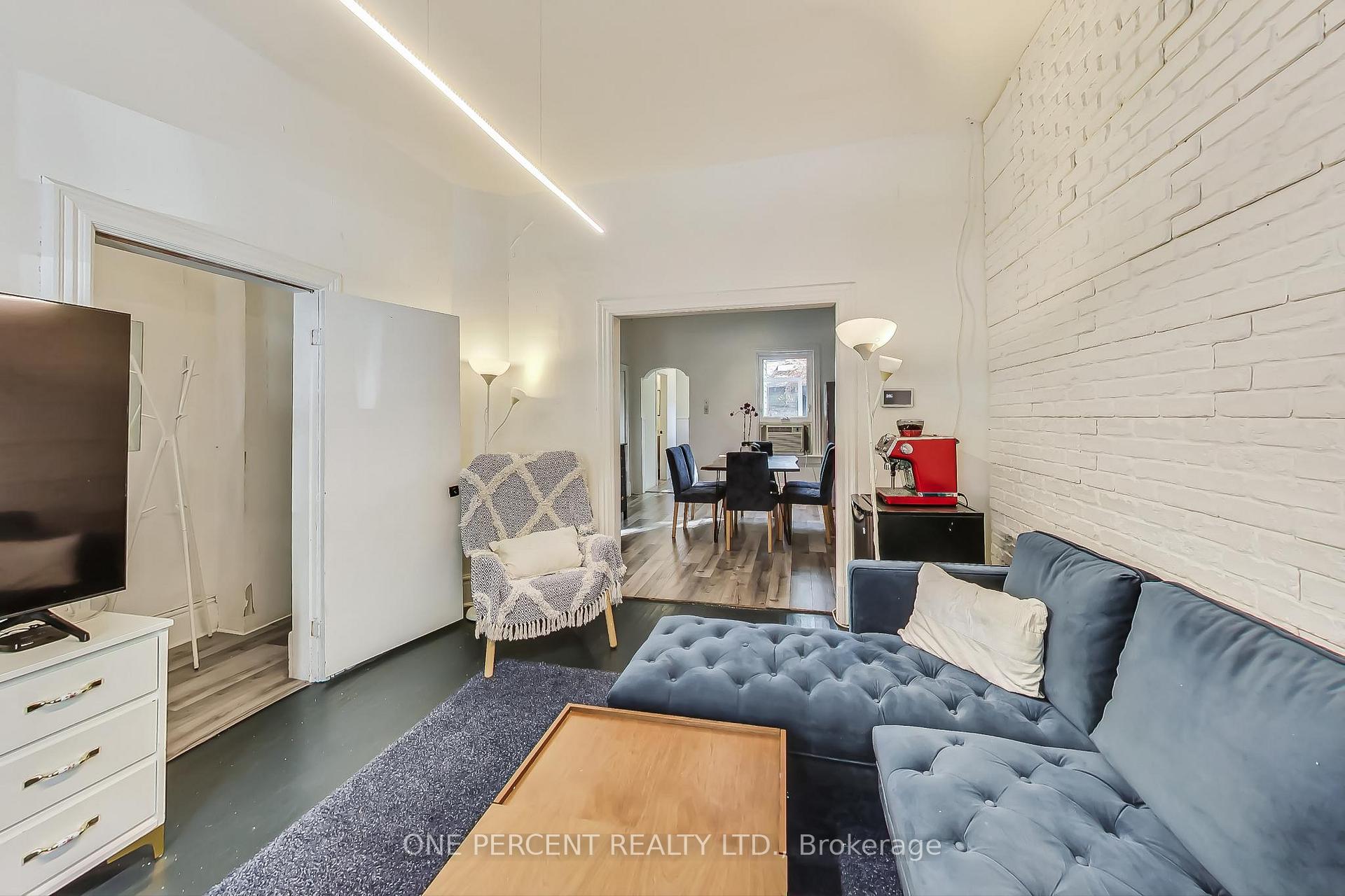 Photo 9 of 825 Adelaide Street W, Toronto, Niagara — HOMEH