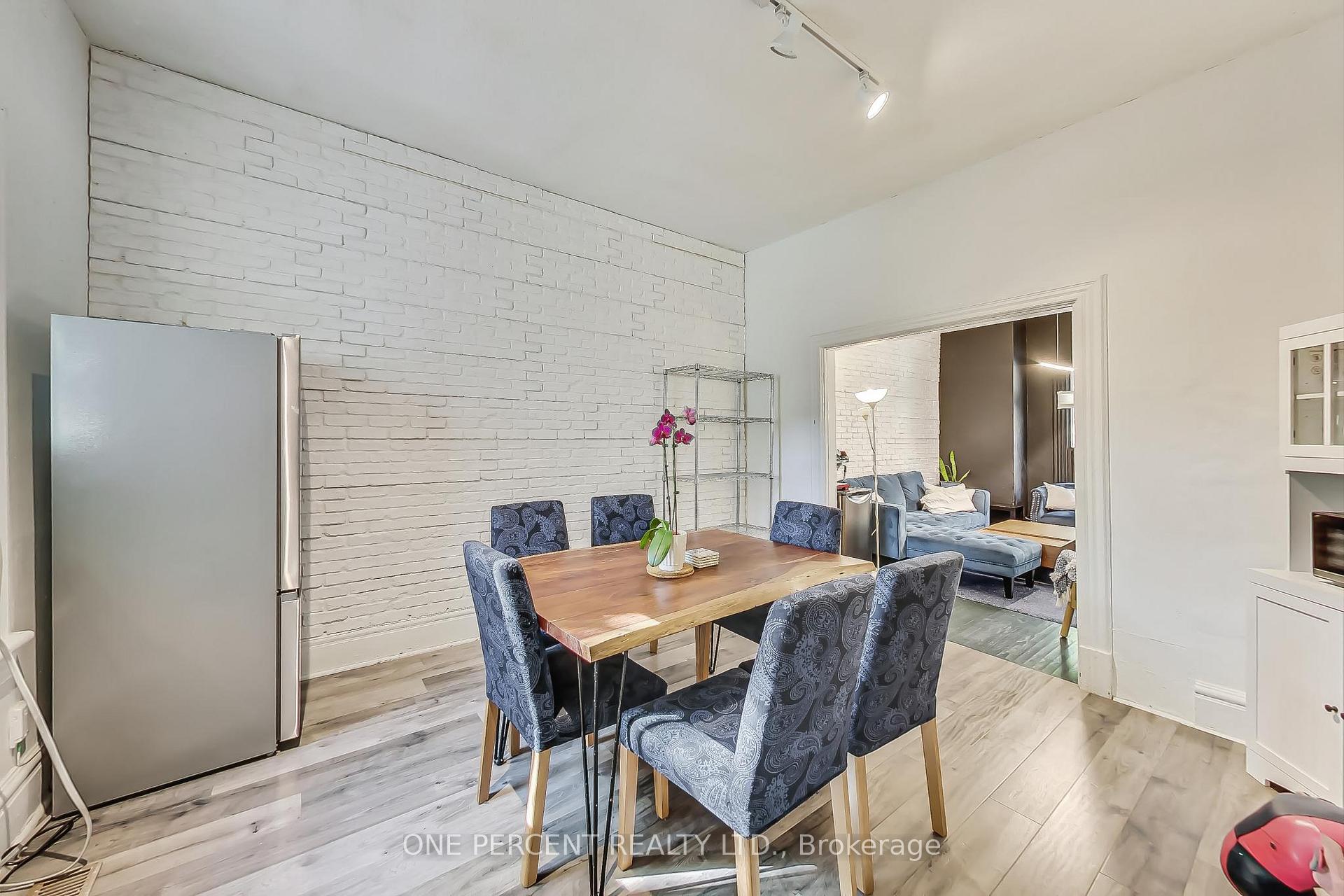 Photo 10 of 825 Adelaide Street W, Toronto, Niagara — HOMEH