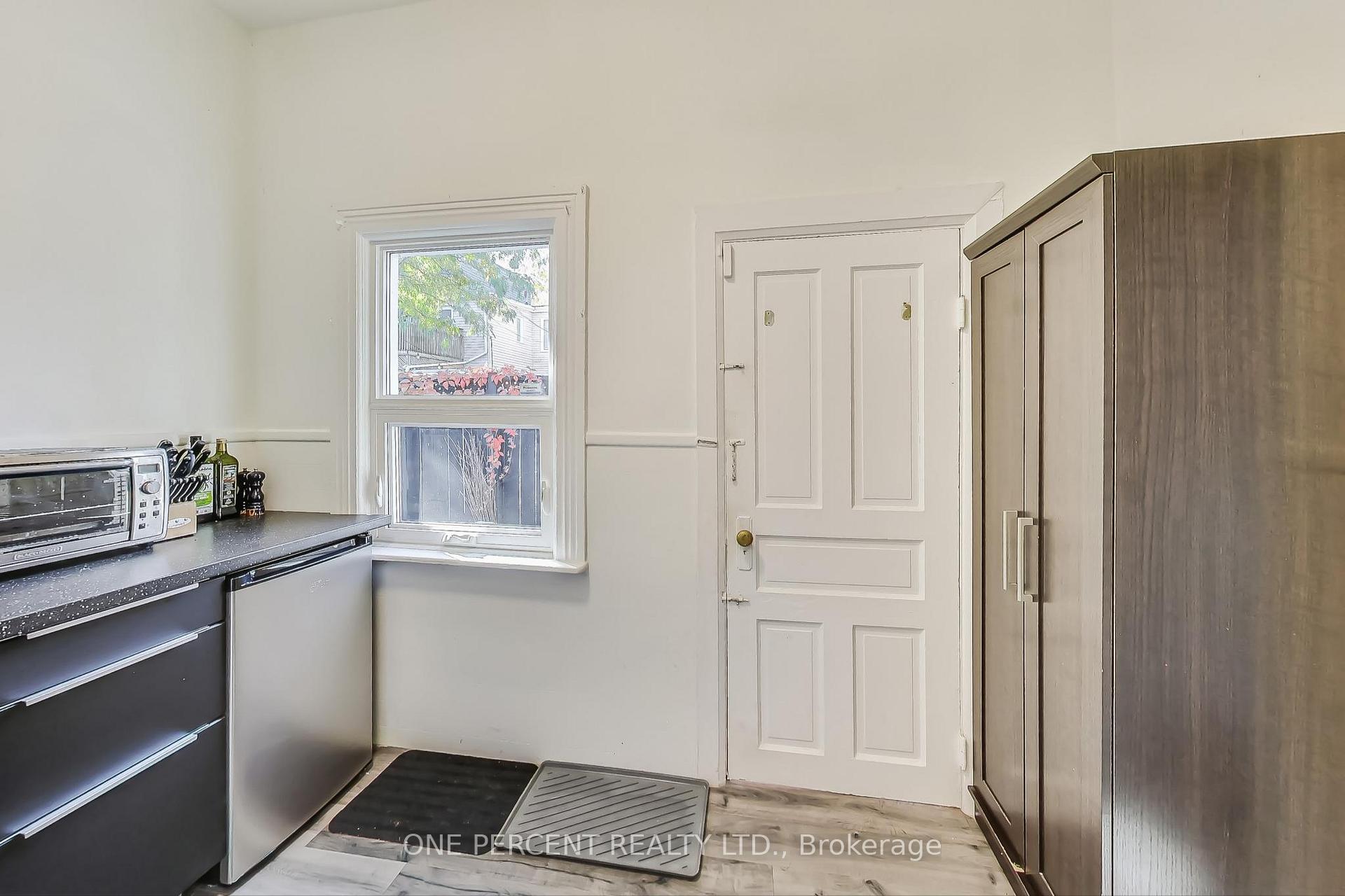 Photo 27 of 825 Adelaide Street W, Toronto, Niagara — HOMEH