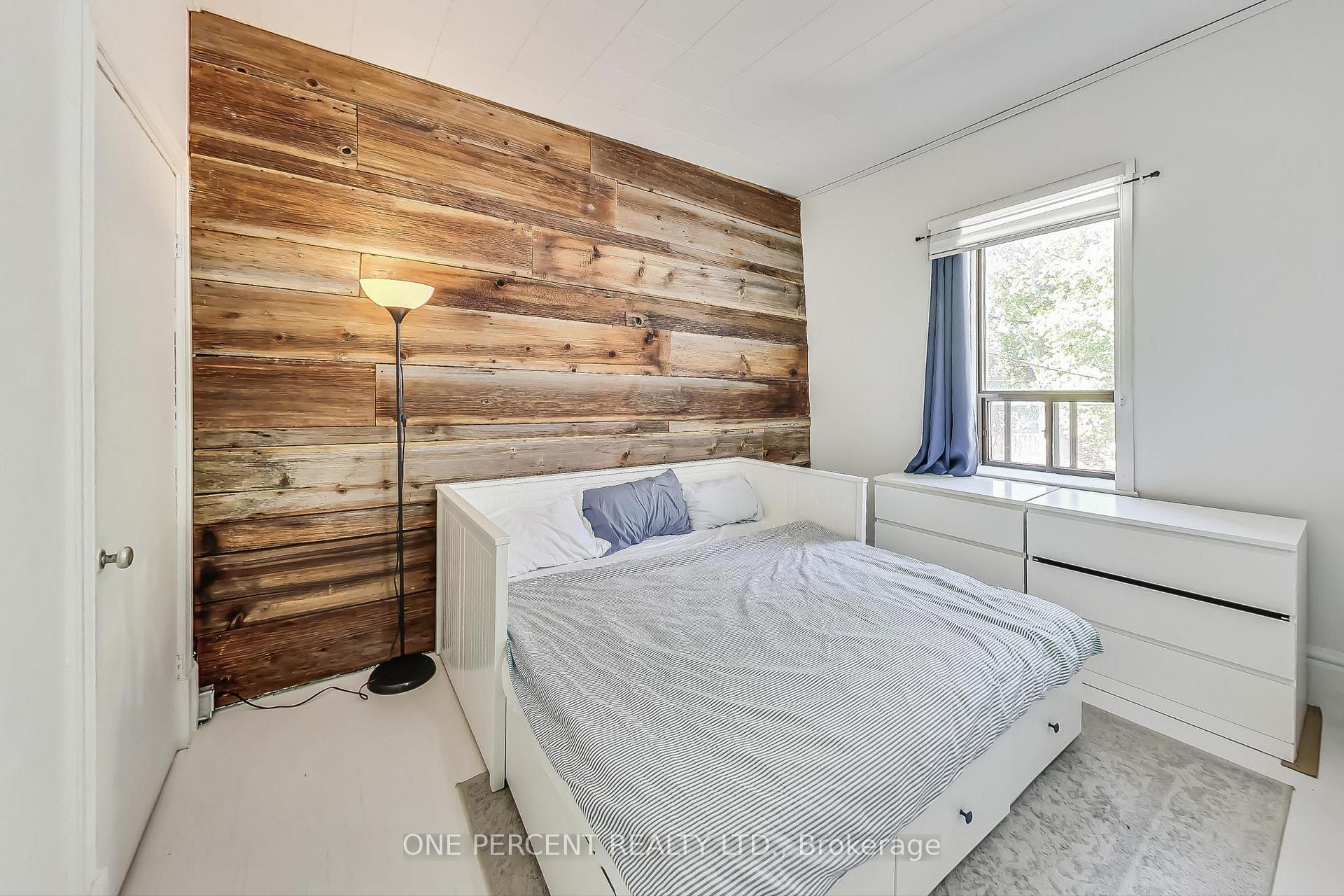 Photo 19 of 825 Adelaide Street W, Toronto, Niagara — HOMEH