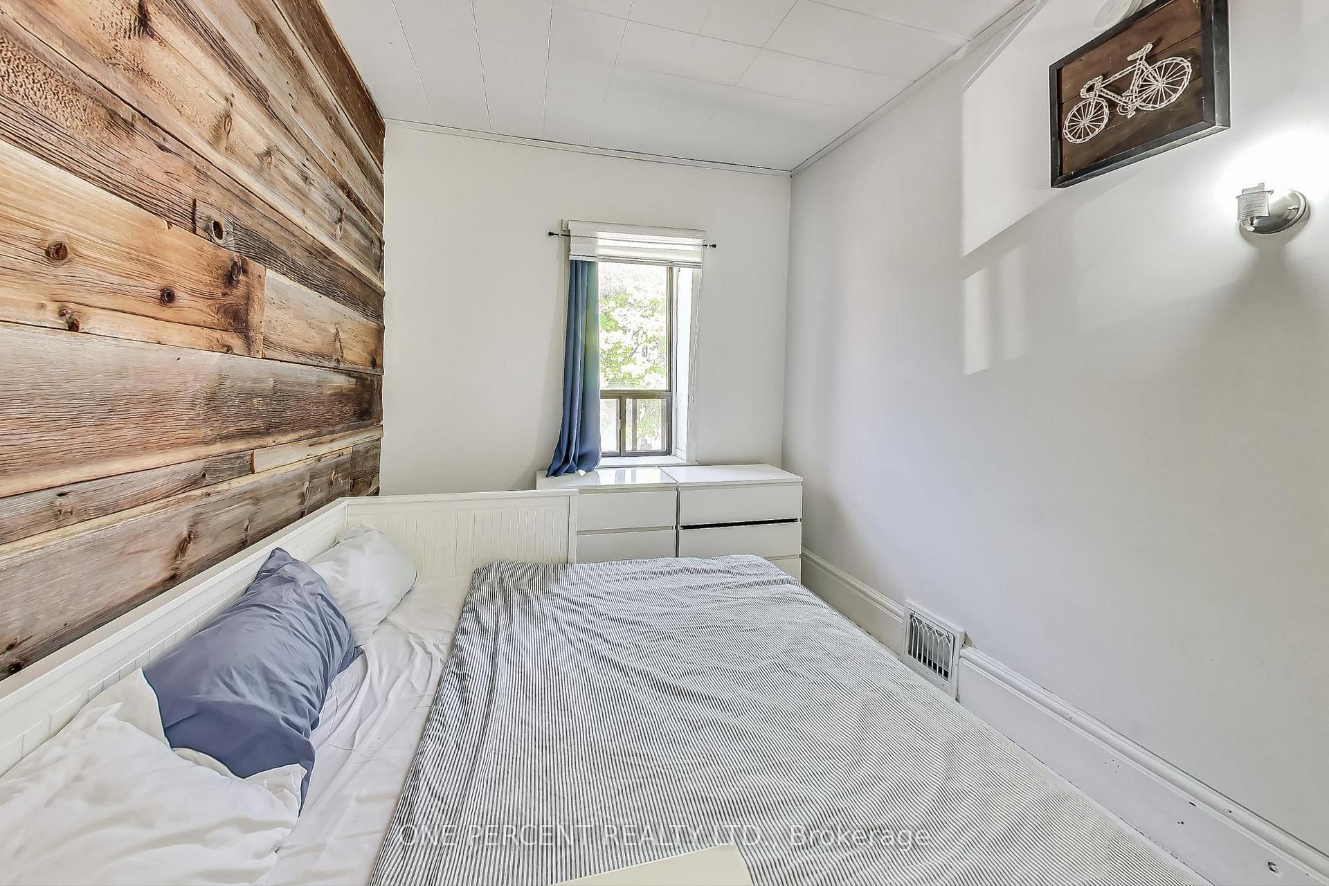 Photo 37 of 825 Adelaide Street W, Toronto, Niagara — HOMEH