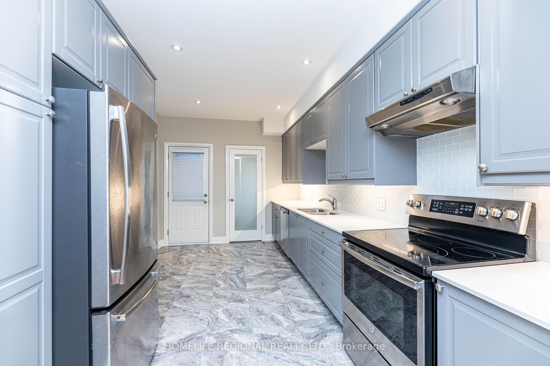 Photo 4 of Unit Main Floor, 204 Roxton Road, Toronto, Trinity-Bellwoods — HOMEH