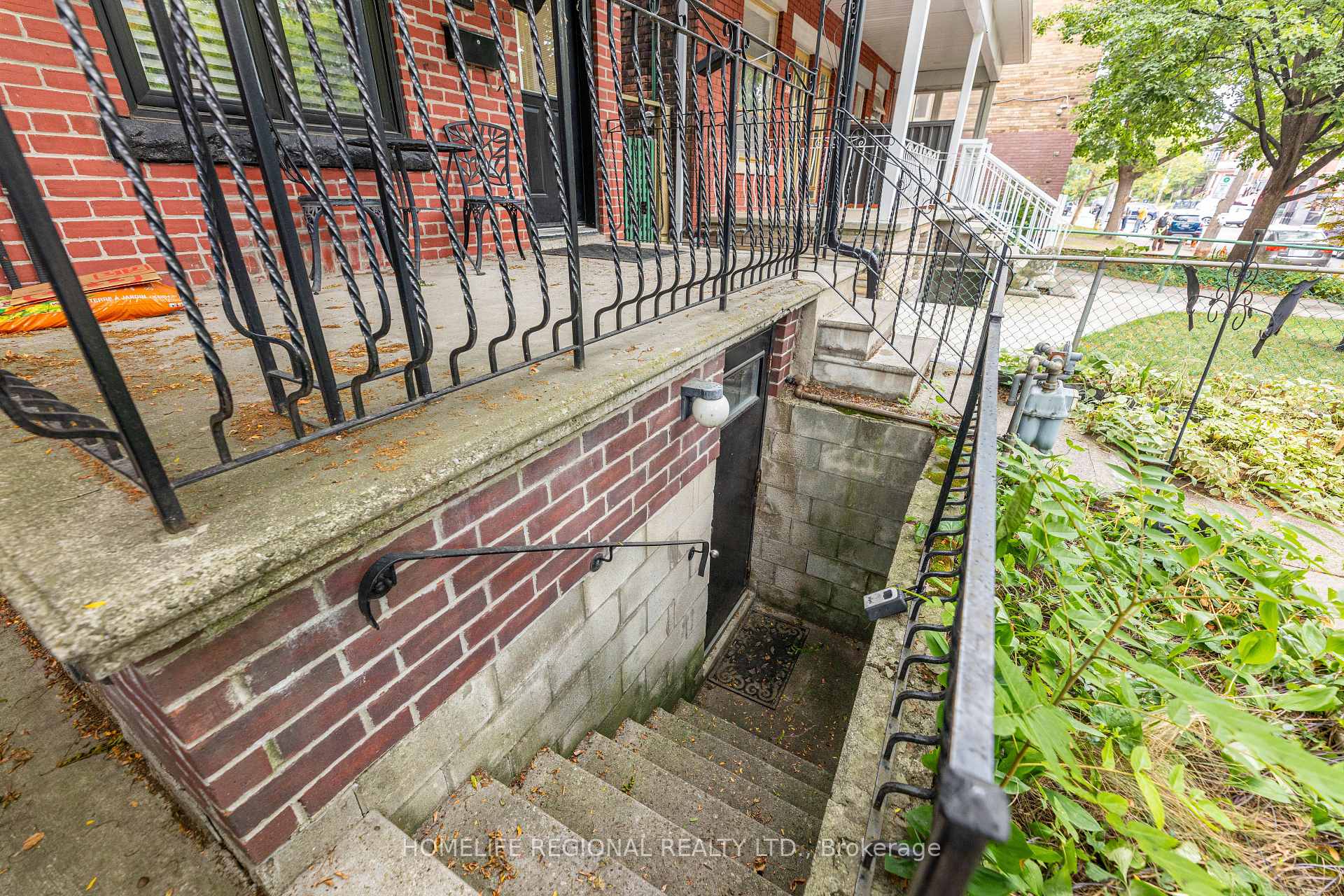 Photo 22 of Unit Main Floor, 204 Roxton Road, Toronto, Trinity-Bellwoods — HOMEH