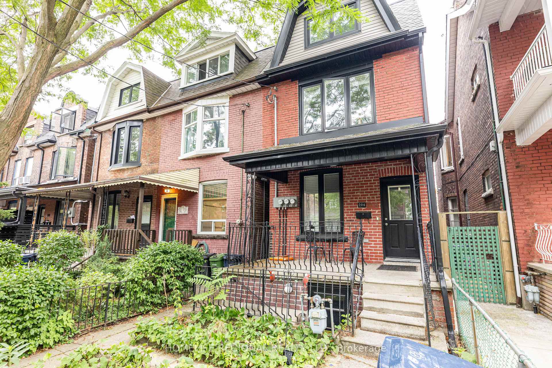 Photo 24 of Unit Main Floor, 204 Roxton Road, Toronto, Trinity-Bellwoods — HOMEH