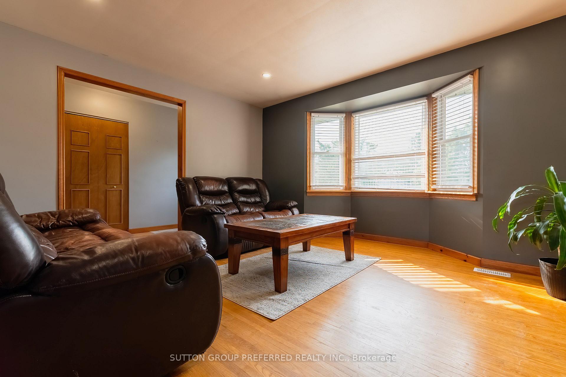 Photo 3 of 230 Chittick Crescent, Thames Centre, Dorchester — HOMEH