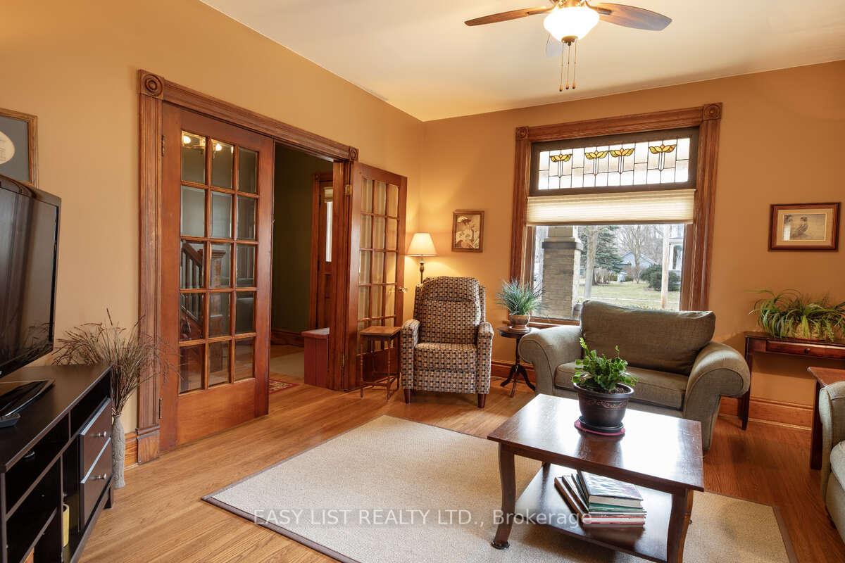 Photo 3 of 104 North Street, Strathroy-Caradoc, NW — HOMEH