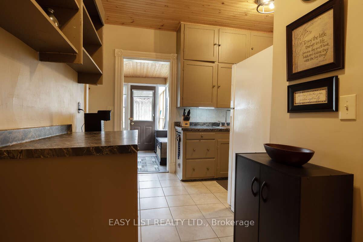 Photo 8 of 104 North Street, Strathroy-Caradoc, NW — HOMEH