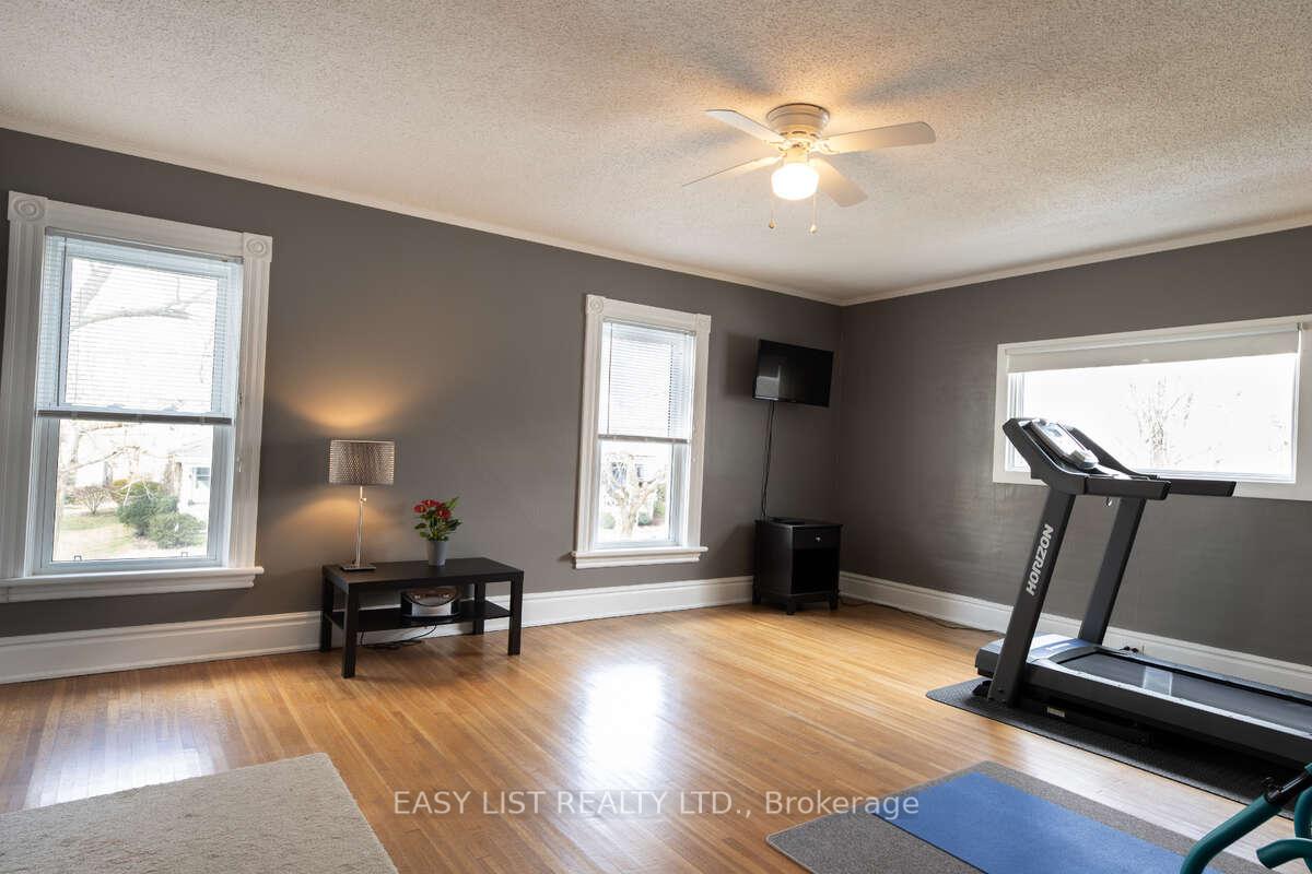 Photo 17 of 104 North Street, Strathroy-Caradoc, NW — HOMEH