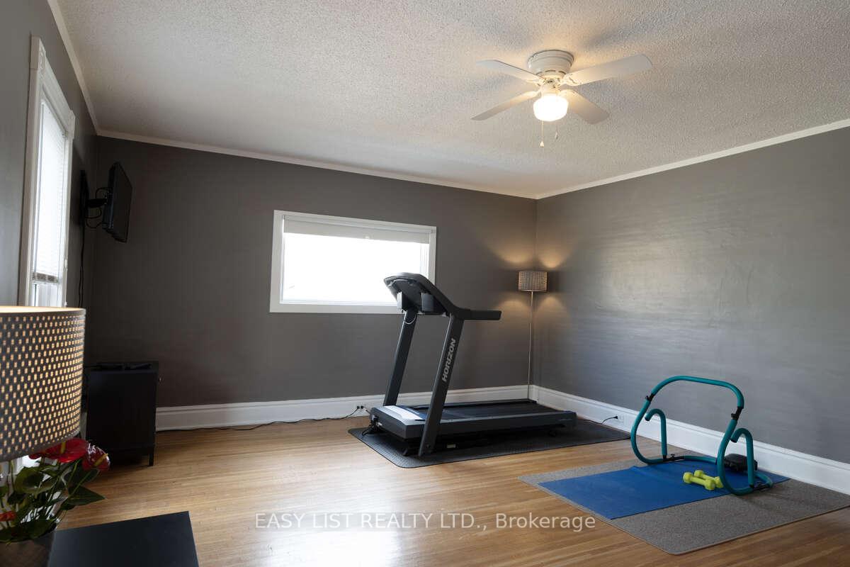 Photo 18 of 104 North Street, Strathroy-Caradoc, NW — HOMEH