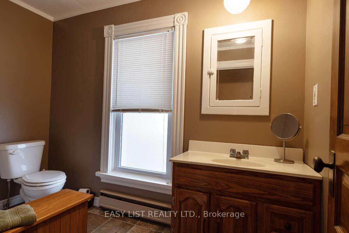 Photo 22 of 104 North Street, Strathroy-Caradoc, NW — HOMEH