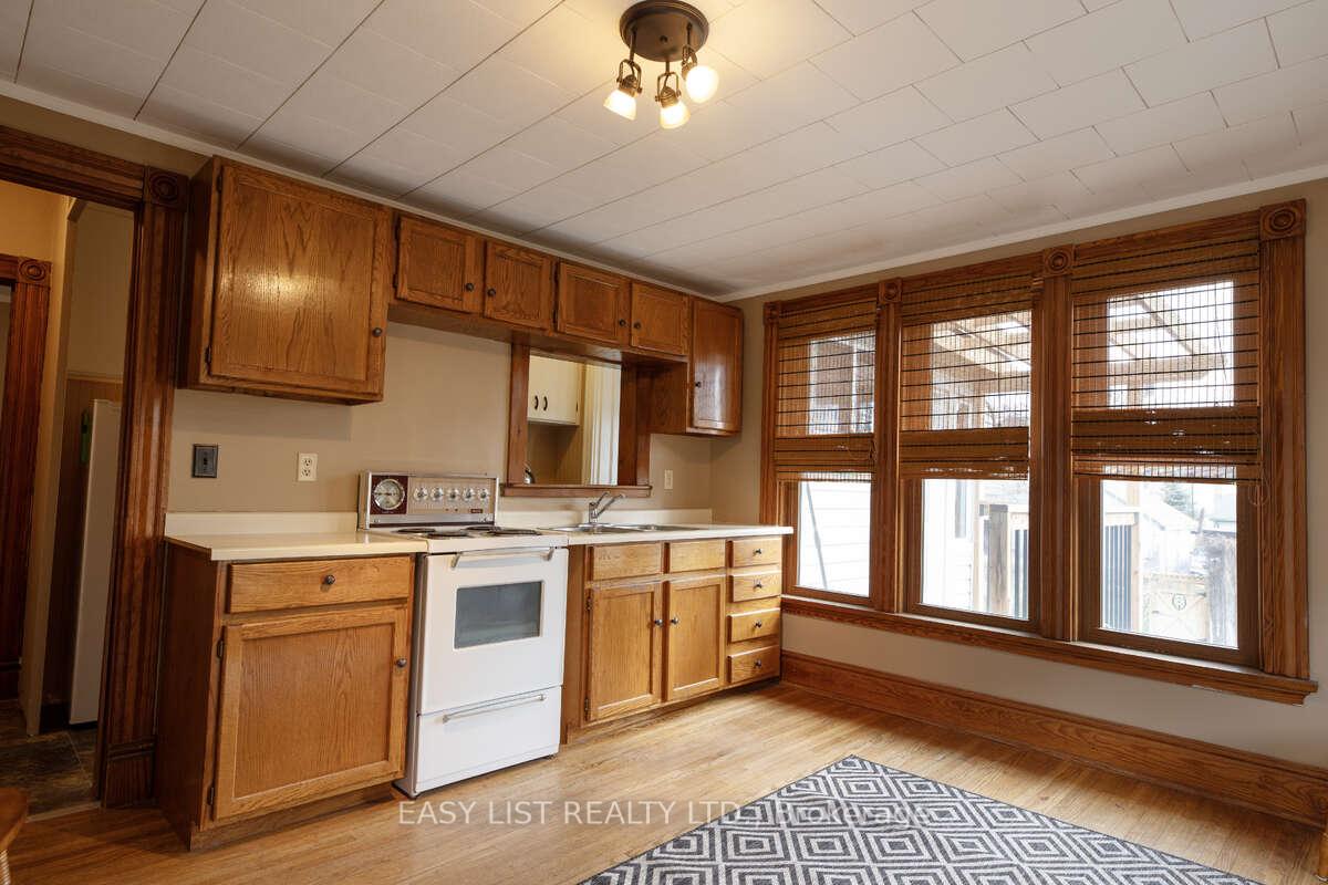 Photo 24 of 104 North Street, Strathroy-Caradoc, NW — HOMEH