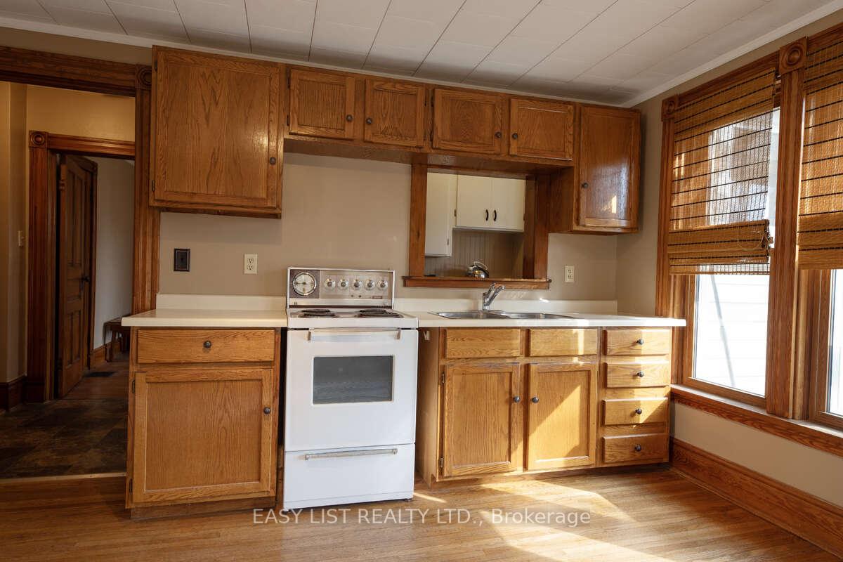 Photo 25 of 104 North Street, Strathroy-Caradoc, NW — HOMEH