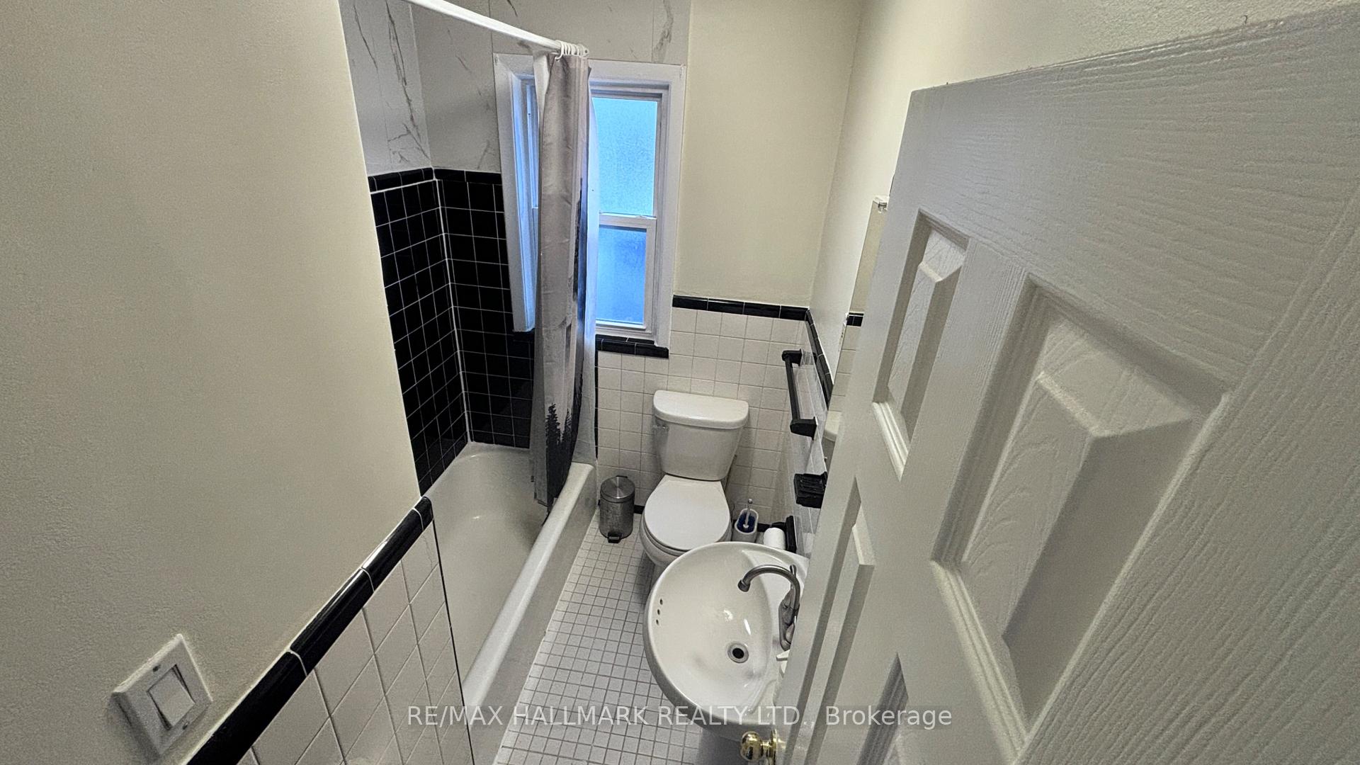 Photo 7 of Unit Main, 56 Kappele Avenue, Toronto, Lawrence Park North — HOMEH