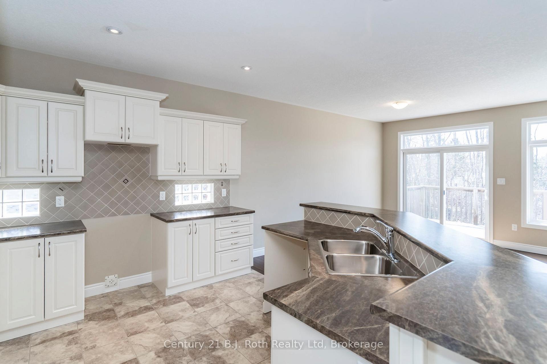 Photo 13 of 2 Wintergreen Circle, Tay, Victoria Harbour — HOMEH