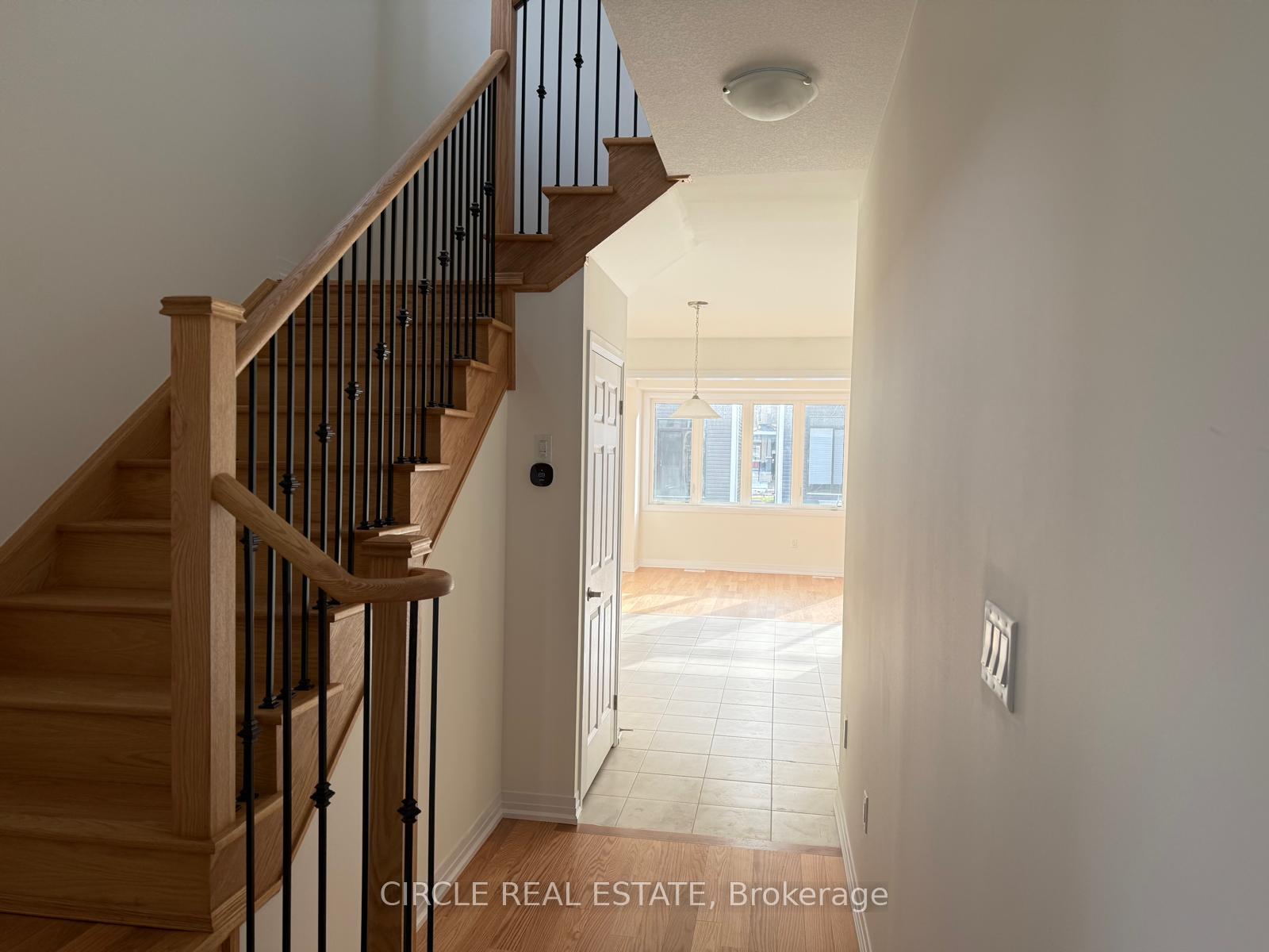 Photo 3 of 22 Velvet Way, Thorold, Rolling Meadows — HOMEH