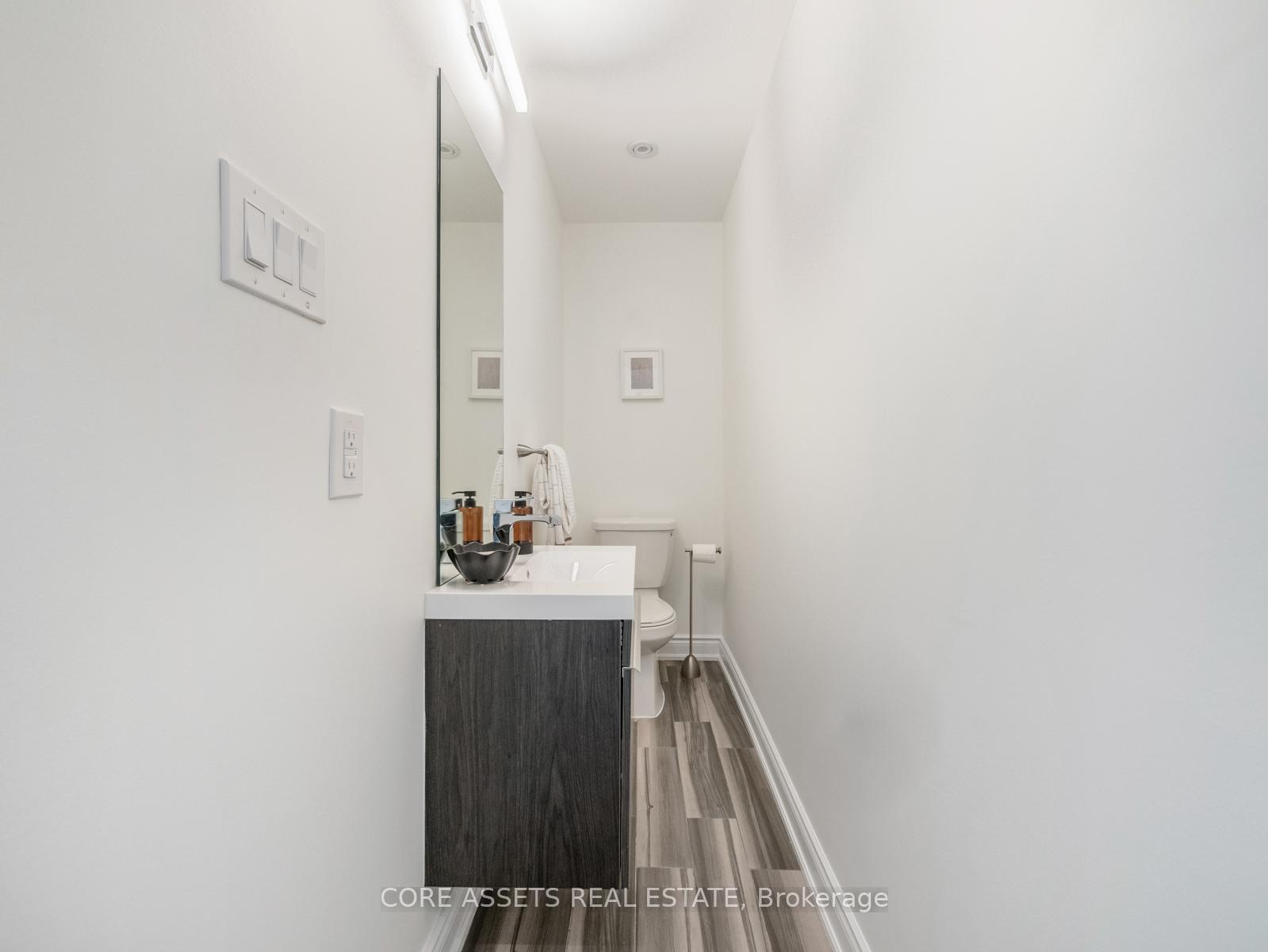 Photo 7 of 39 Minto Street, Toronto, Greenwood-Coxwell — HOMEH