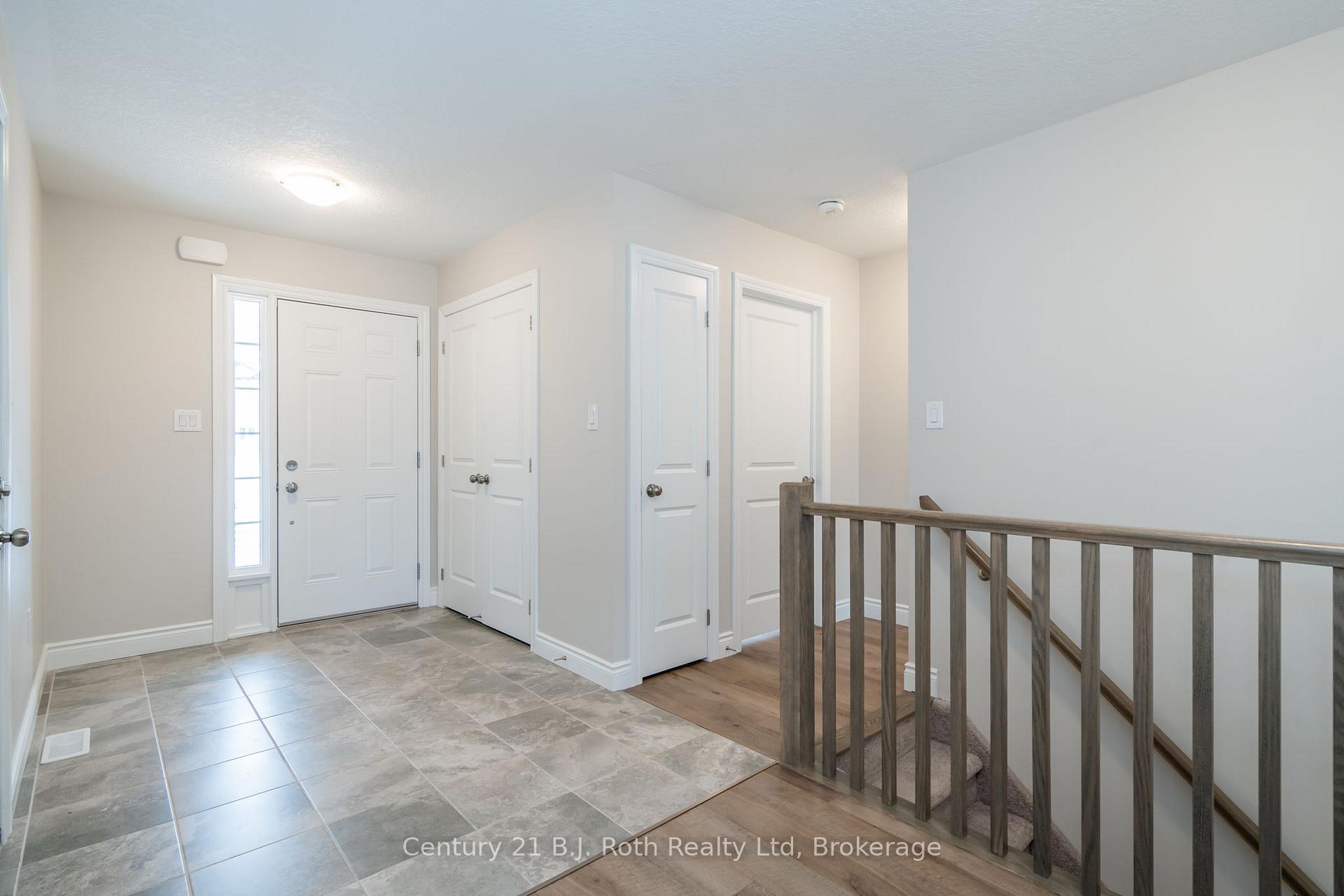 Photo 4 of 54 Hunter Avenue, Tay, Victoria Harbour — HOMEH