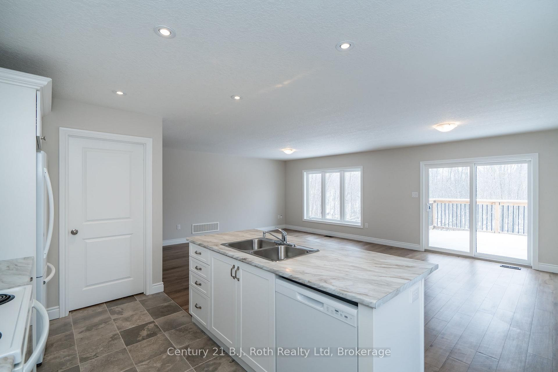 Photo 10 of 54 Hunter Avenue, Tay, Victoria Harbour — HOMEH