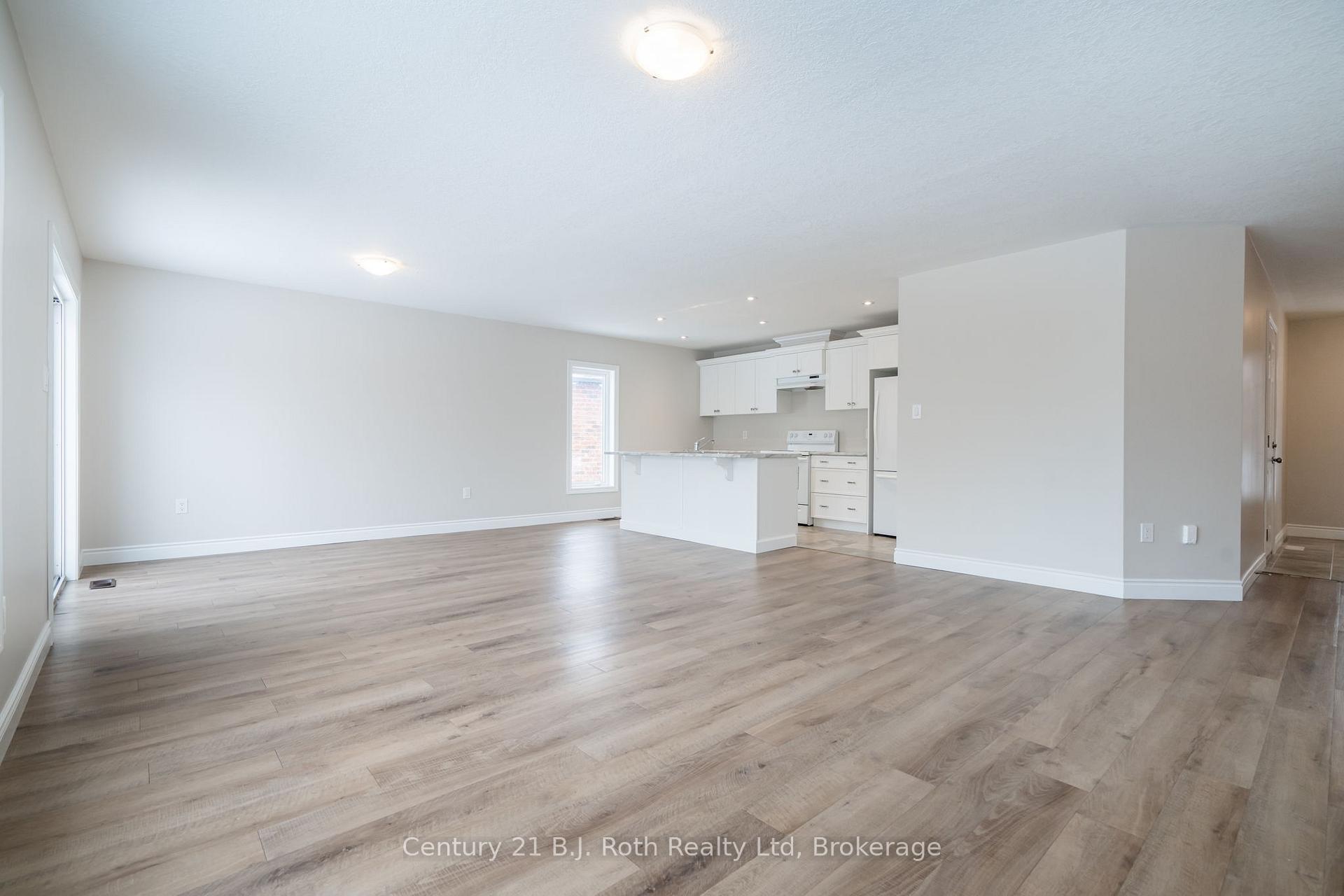 Photo 15 of 54 Hunter Avenue, Tay, Victoria Harbour — HOMEH