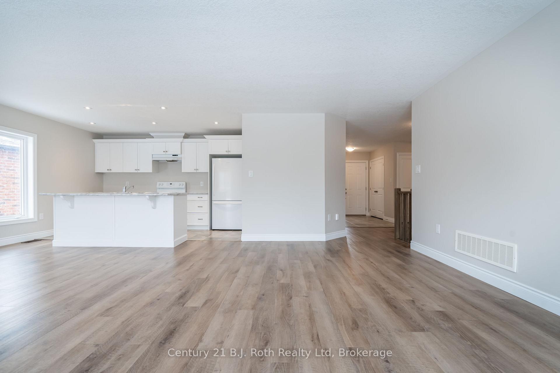 Photo 18 of 54 Hunter Avenue, Tay, Victoria Harbour — HOMEH