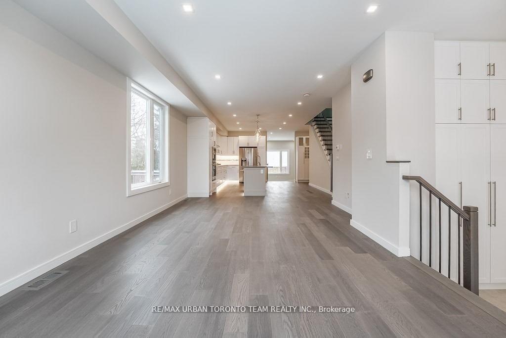 Photo 7 of 3515 St Clair Avenue E, Scarborough, Clairlea-Birchmount — HOMEH