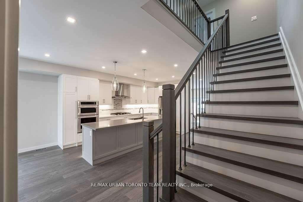 Photo 10 of 3515 St Clair Avenue E, Scarborough, Clairlea-Birchmount — HOMEH