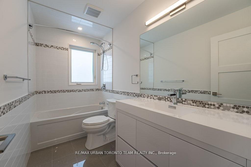 Photo 17 of 3515 St Clair Avenue E, Scarborough, Clairlea-Birchmount — HOMEH