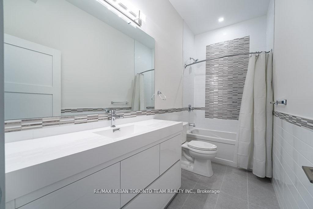 Photo 27 of 3515 St Clair Avenue E, Scarborough, Clairlea-Birchmount — HOMEH