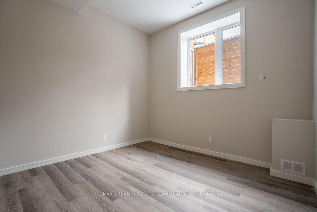 Photo 33 of 3515 St Clair Avenue E, Scarborough, Clairlea-Birchmount — HOMEH