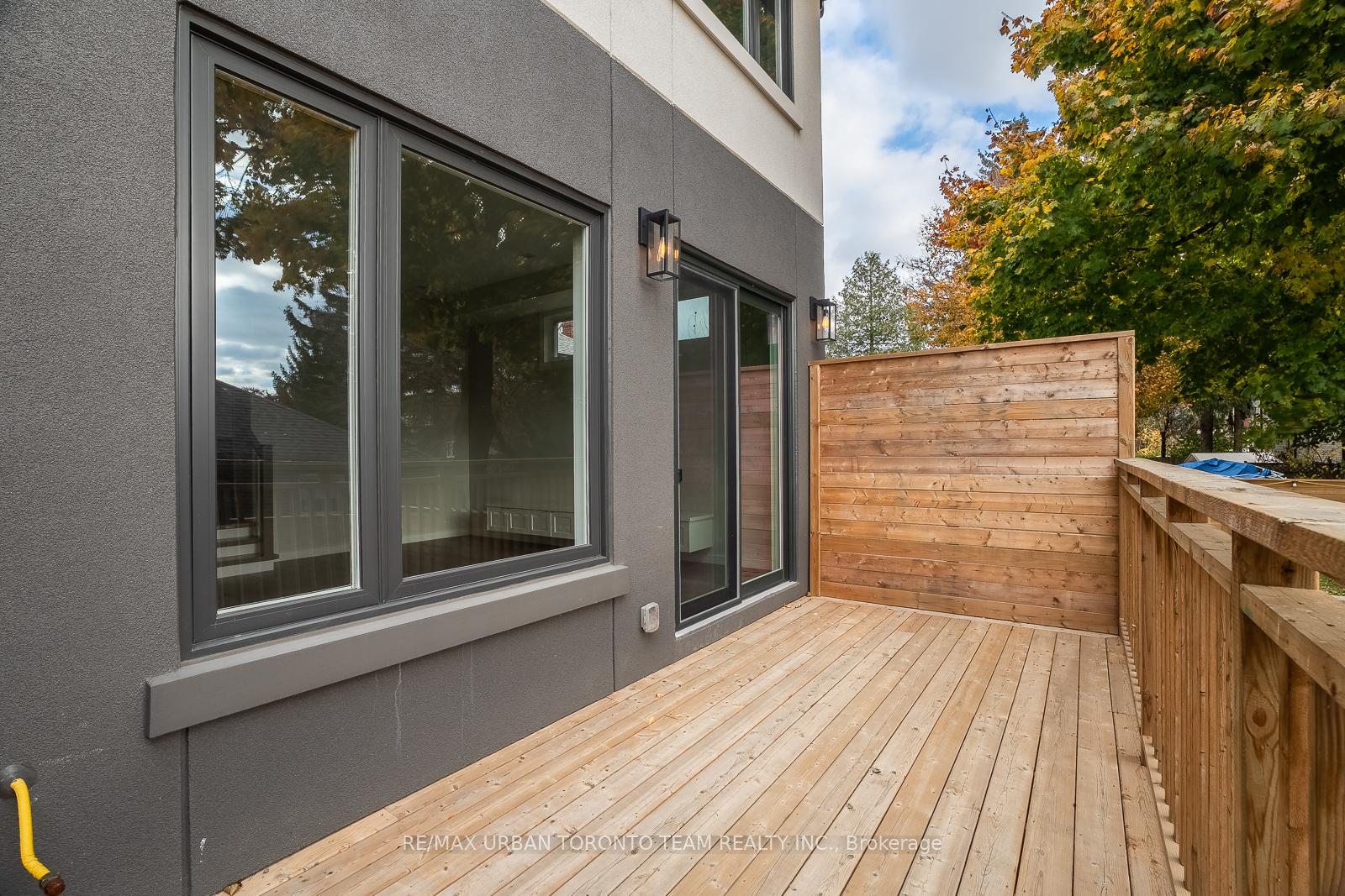 Photo 37 of 3515 St Clair Avenue E, Scarborough, Clairlea-Birchmount — HOMEH