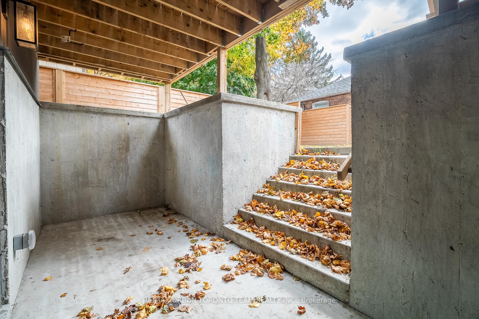 Photo 39 of 3515 St Clair Avenue E, Scarborough, Clairlea-Birchmount — HOMEH