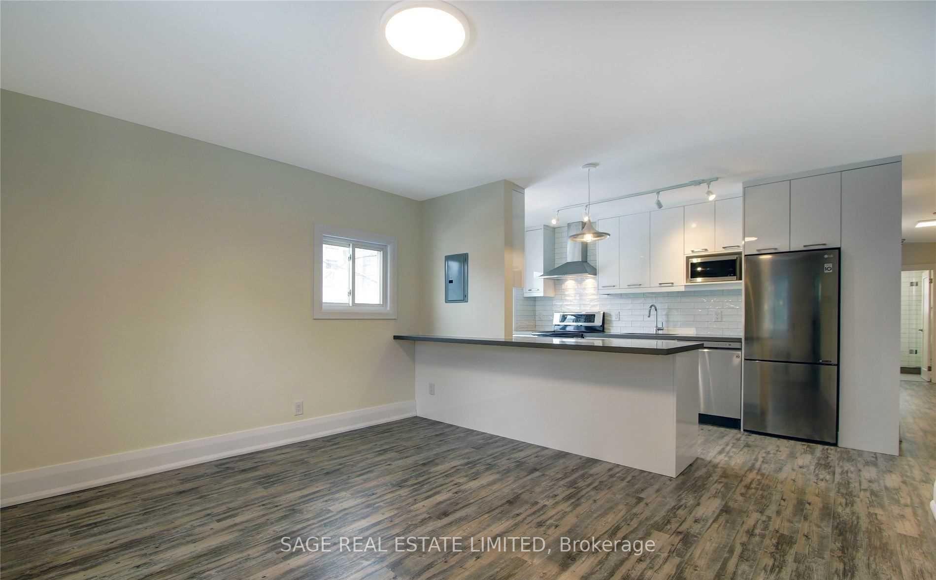 Photo 2 of Unit 5, 1571 Mount Pleasant Road, Toronto, Lawrence Park North — HOMEH