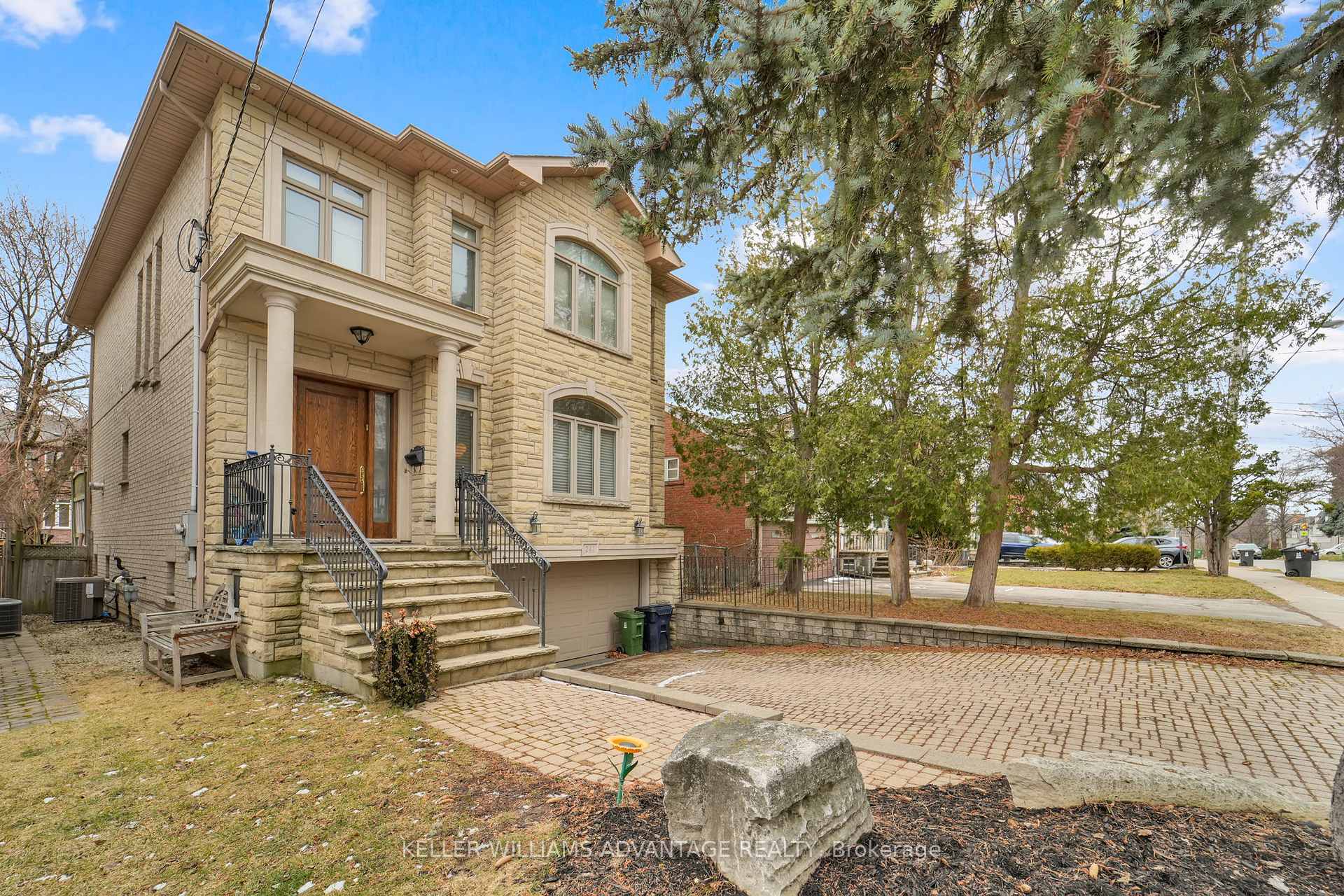 Photo 3 of 241 Joicey Boulevard, Toronto, Bedford Park-Nortown — HOMEH
