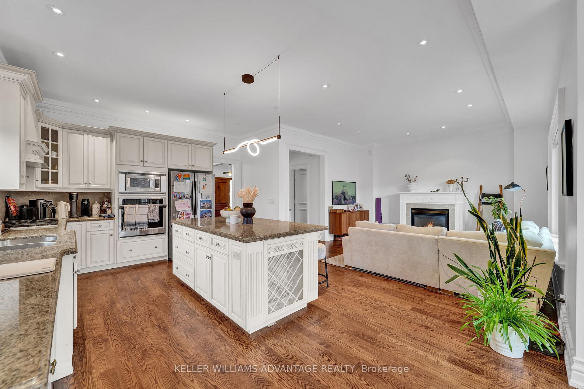 Photo 10 of 241 Joicey Boulevard, Toronto, Bedford Park-Nortown — HOMEH