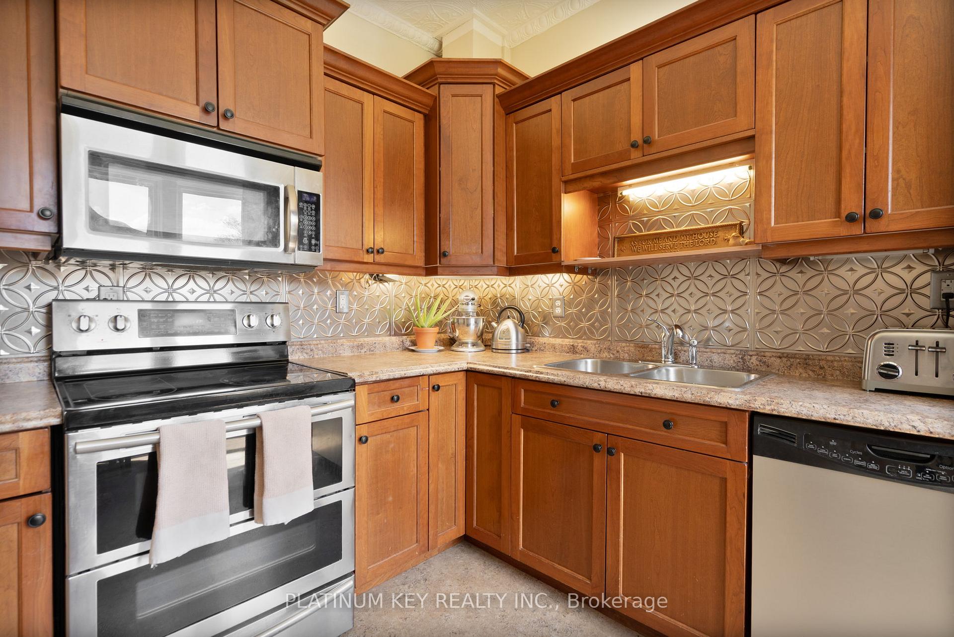Photo 9 of 8562 Glendon Drive, Strathroy-Caradoc, Mount Brydges — HOMEH