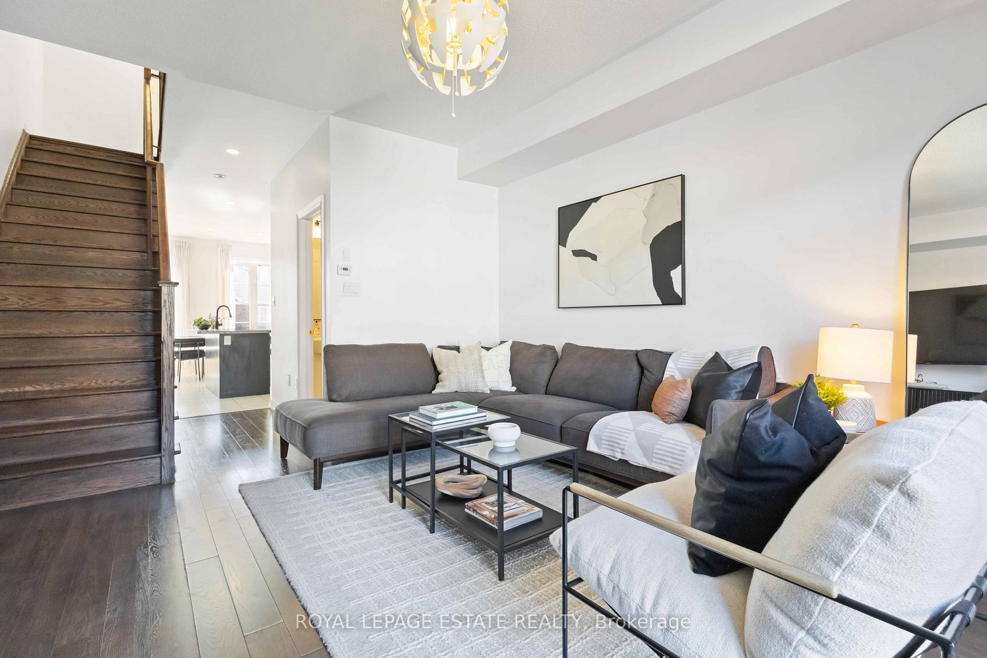 Photo 2 of 30 Belanger Crescent, Scarborough, Clairlea-Birchmount — HOMEH